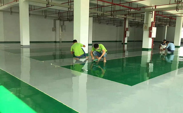 環(huán)氧平涂地坪施工中.png