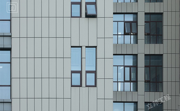 外墻保溫一體板的優(yōu)缺點(diǎn)分別是什么!