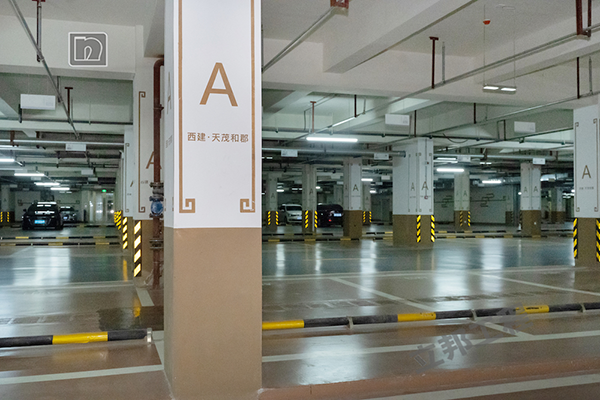 車庫(kù)地坪漆包工包料多少一平米?